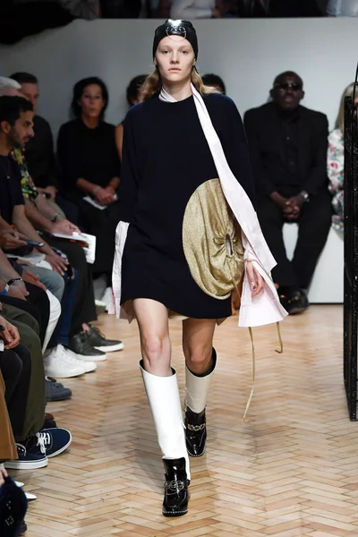 Look 49